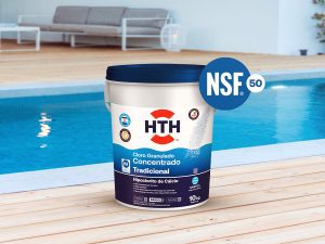 Segurança e performance certificadas: como o Cloro Concentrado Tradicional da HTH™ se tornou referência para piscinas de condomínios.